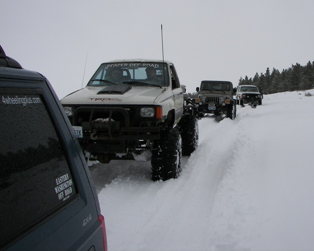 PHOTOS > EWOR Pine Mountain New Year 4×4 Snow Wheeling 18