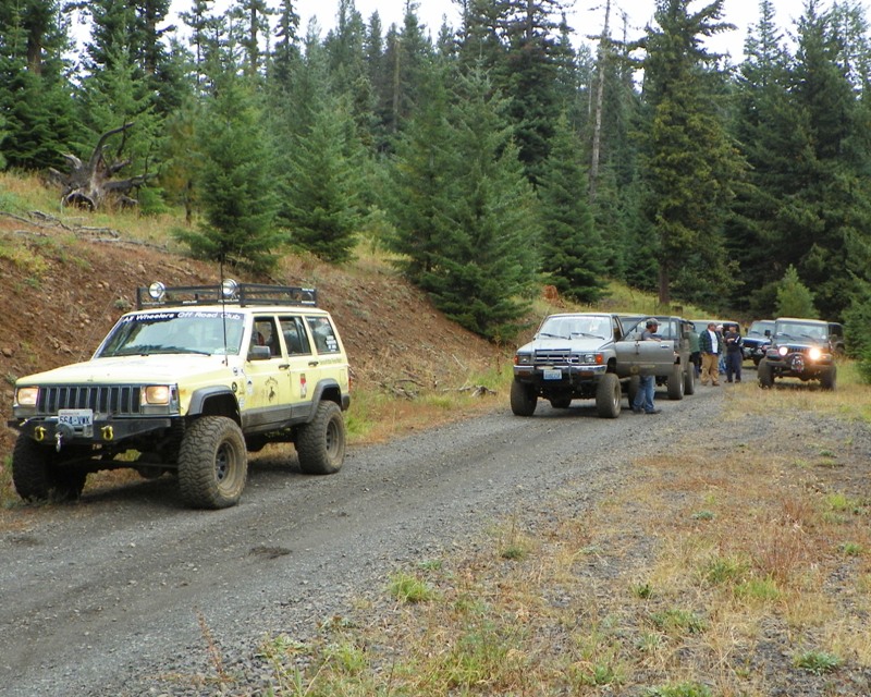 Photos: PNW4WDA Region 4 Pick Up A Mountain 60