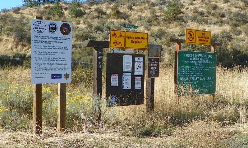 Photos: National Public Lands Day Volunteer Work in Yakima County 40