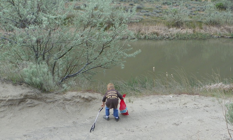 PHOTOS > EWOR: 2011 Beverly Dunes Clean-up & Camp-out 27