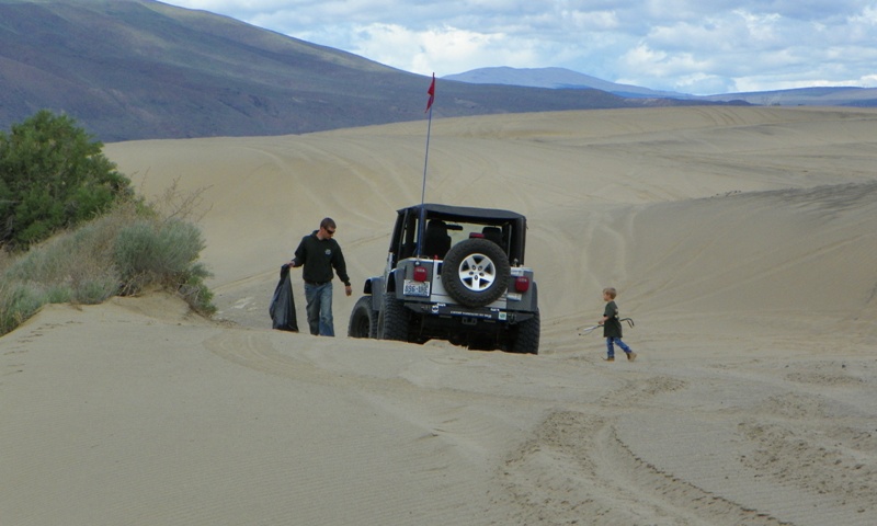 PHOTOS > EWOR: 2011 Beverly Dunes Clean-up & Camp-out 28
