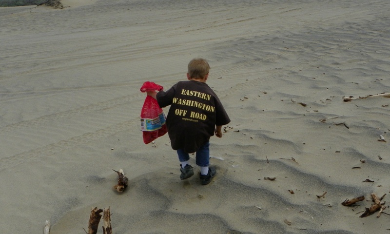 PHOTOS > EWOR: 2011 Beverly Dunes Clean-up & Camp-out 30