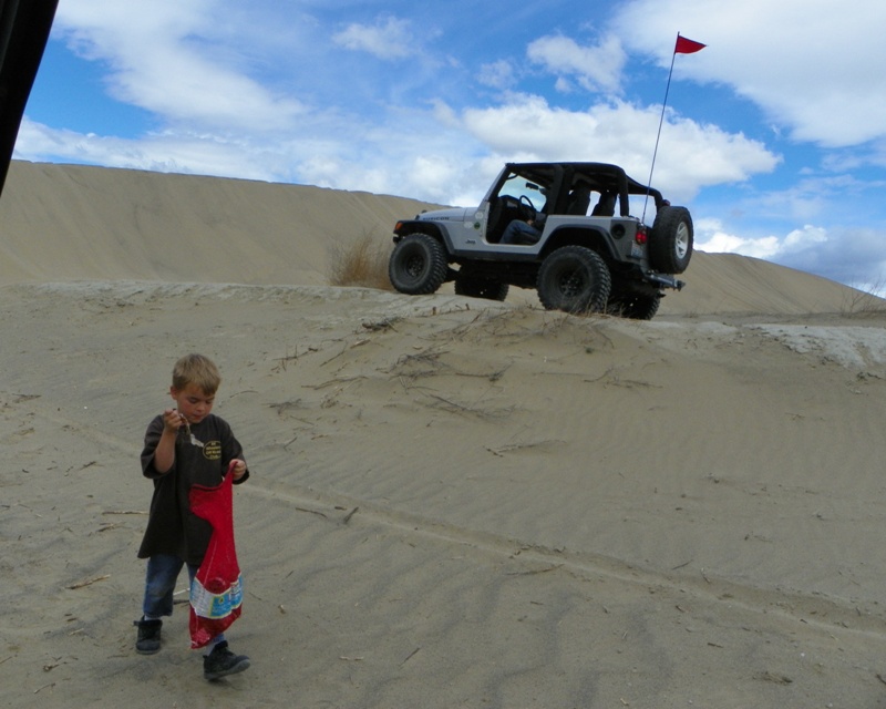 PHOTOS > EWOR: 2011 Beverly Dunes Clean-up & Camp-out 37