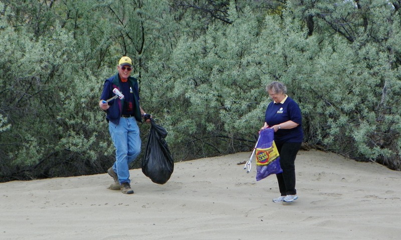 PHOTOS > EWOR: 2011 Beverly Dunes Clean-up & Camp-out 49