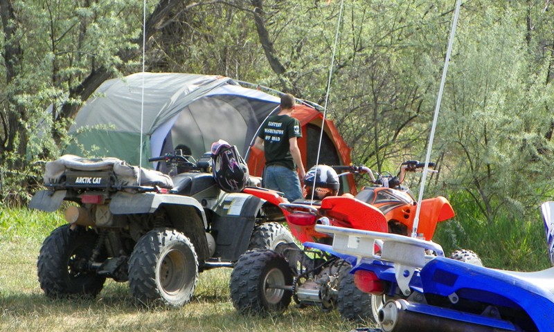 PHOTOS > EWOR: 2011 Beverly Dunes Clean-up & Camp-out 78
