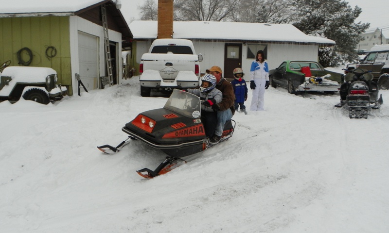 Snowmobile fun at Eastern Washington Adventures 13