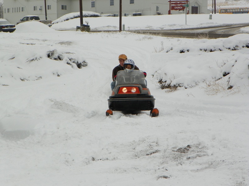 Snowmobile fun at Eastern Washington Adventures 16