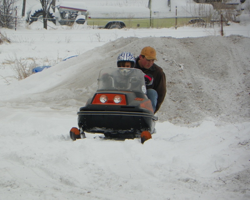 Snowmobile fun at Eastern Washington Adventures 25