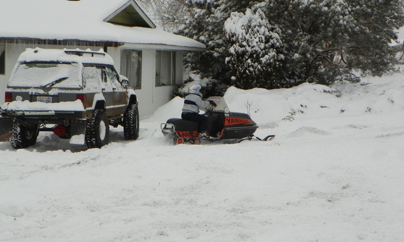 Snowmobile fun at Eastern Washington Adventures 29