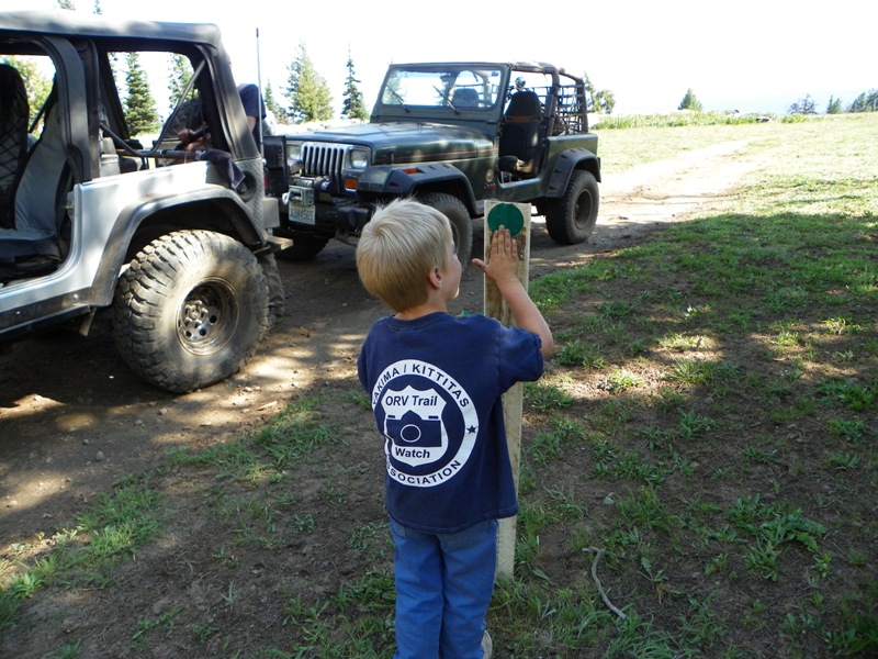 PHOTOS > EWA: 2012 Ahtanum State Forest Camp-out & Clean-up 31