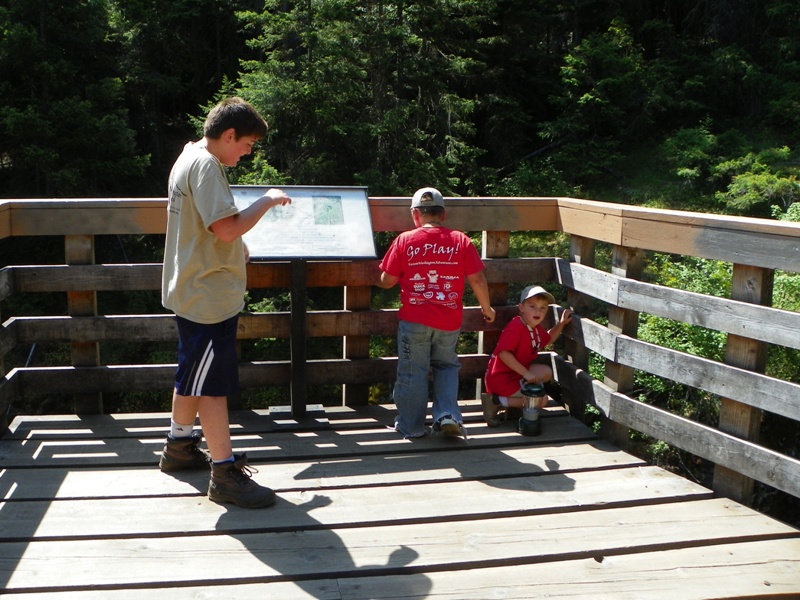 PHOTOS > EWA: Boulder Cave Hike & 4th of July Get Together 14