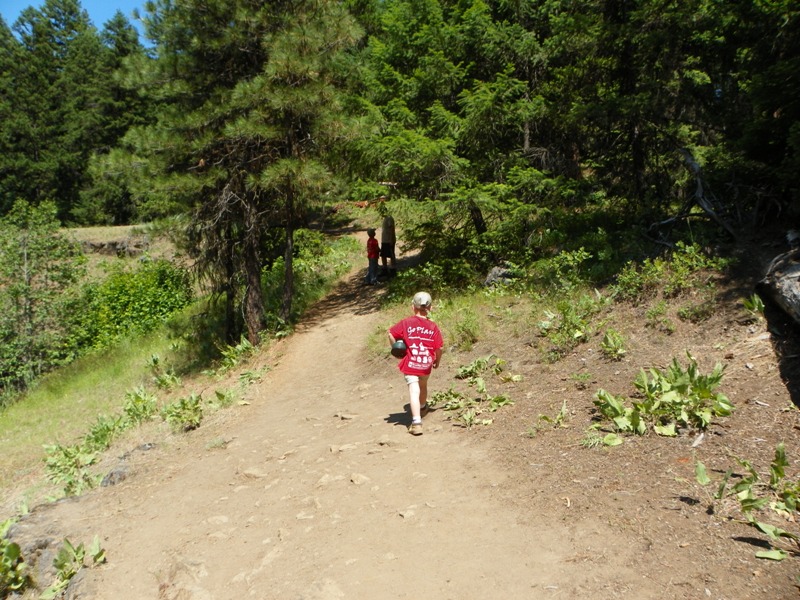 PHOTOS > EWA: Boulder Cave Hike & 4th of July Get Together 20