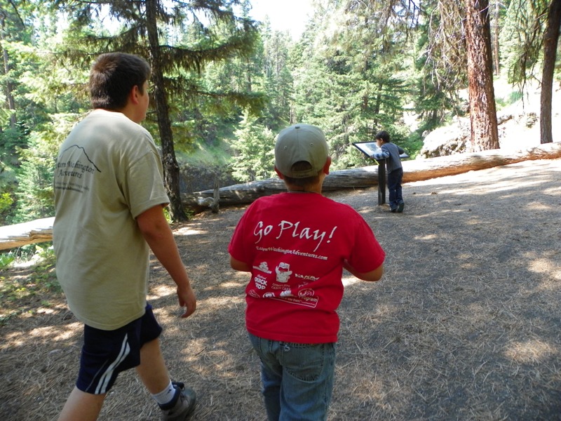 PHOTOS > EWA: Boulder Cave Hike & 4th of July Get Together 22