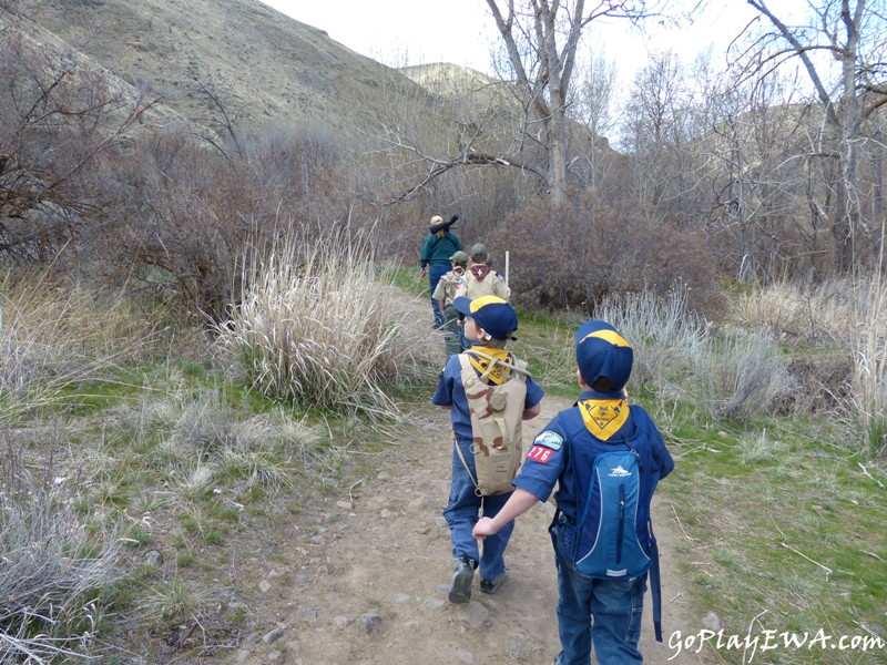 Selah Cub Scout Pack 276 Umtanum Creek hike