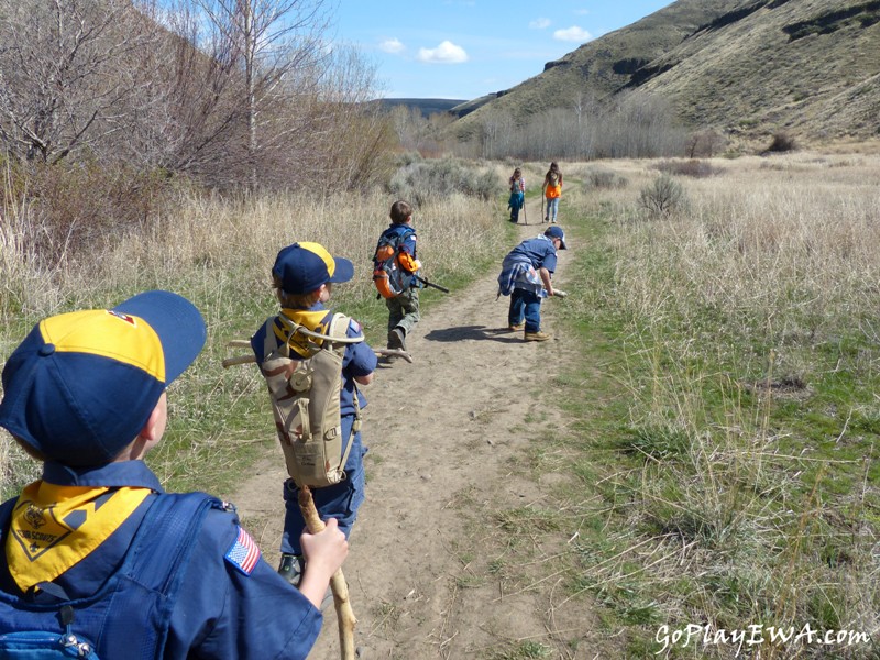 Selah Cub Scout Pack 276 Umtanum Creek hike