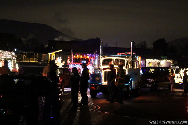 Photos The 2014 Selah Lighted Christmas Parade & Get together Graham