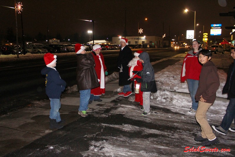 Selah Christmas Caroling