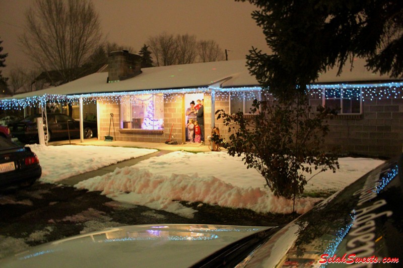 Selah Christmas Caroling