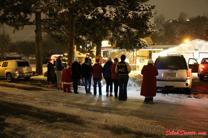 Selah Christmas Caroling