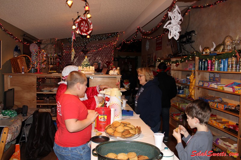 Selah Christmas Caroling