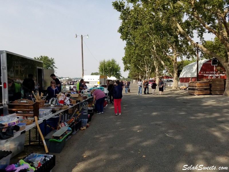 Kennewick Giant Swap Meet