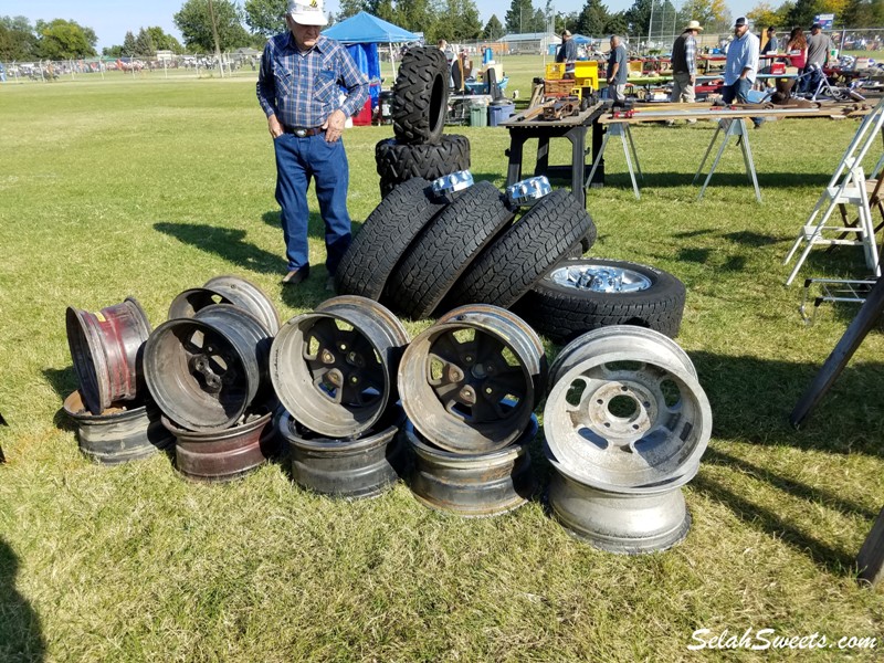 Kennewick Giant Swap Meet