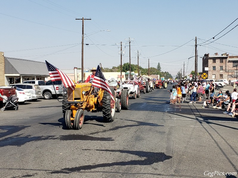 Photos CWAFEC Tractor Parade through Harrah Eastern WA