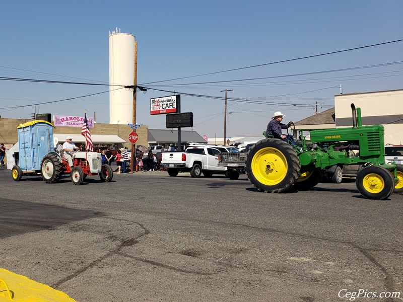 Photos CWAFEC Tractor Parade through Harrah Eastern WA