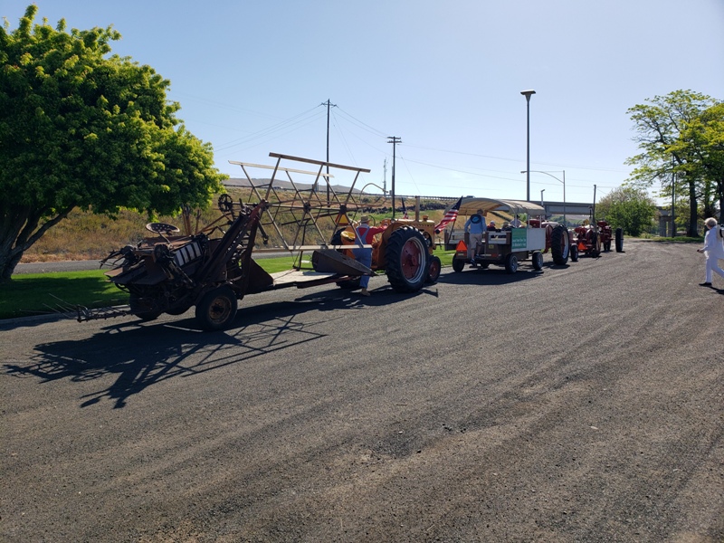 Zillah Tractor Convoy