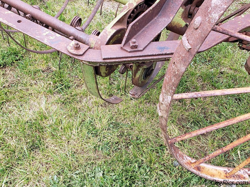 John Deere Side Delivery Rake 594