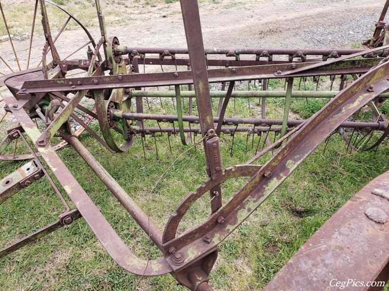 John Deere Side Delivery Rake 594