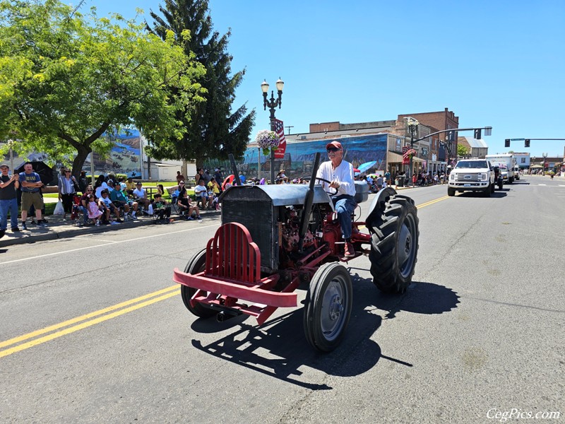 Toppenish Wild West Parade