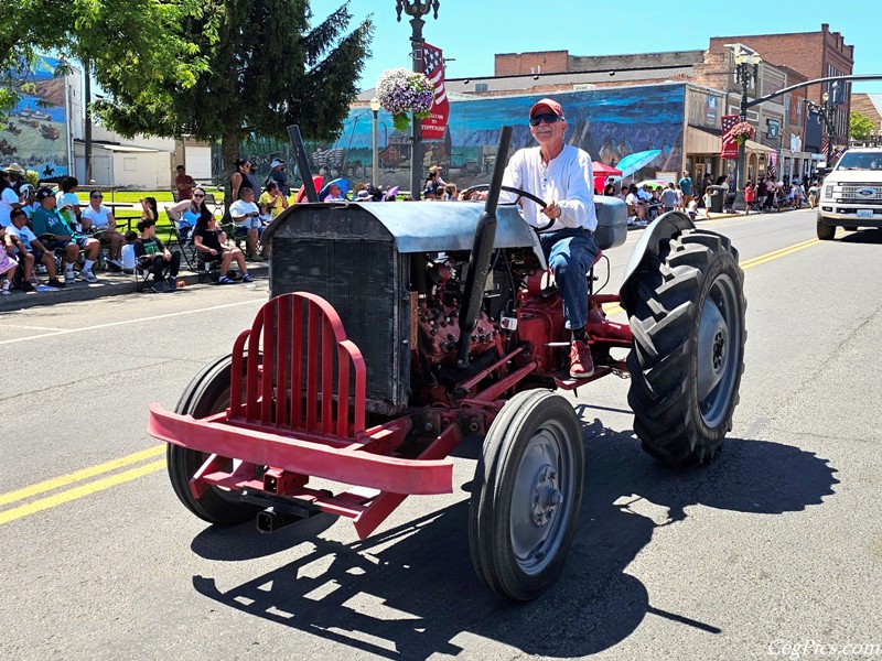 Toppenish Wild West Parade