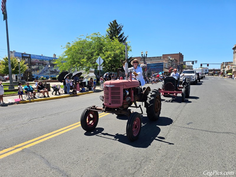 Toppenish Wild West Parade