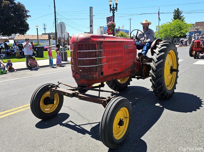 Toppenish Wild West Parade