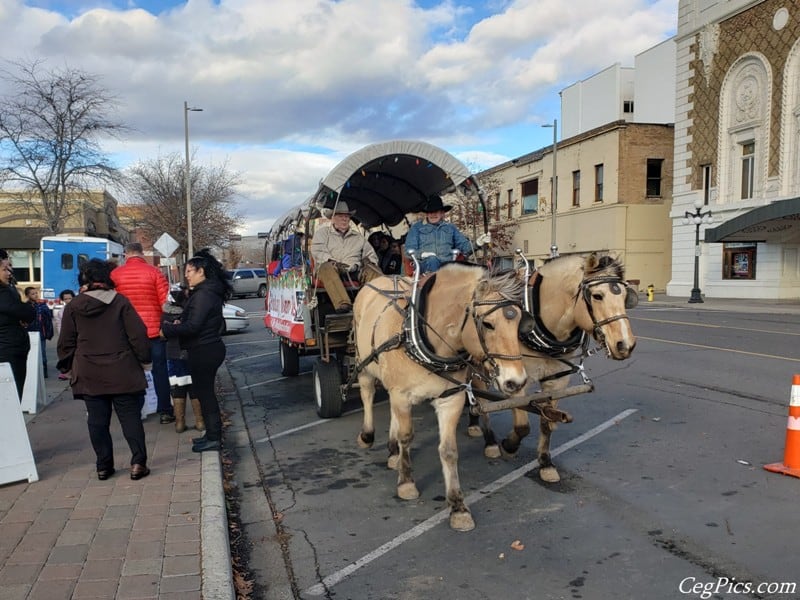 Photos: Holiday Horse Drawn Wagon Rides in Yakima – 12/21/19 10