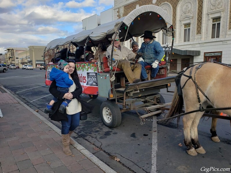 Photos: Holiday Horse Drawn Wagon Rides in Yakima – 12/21/19 12