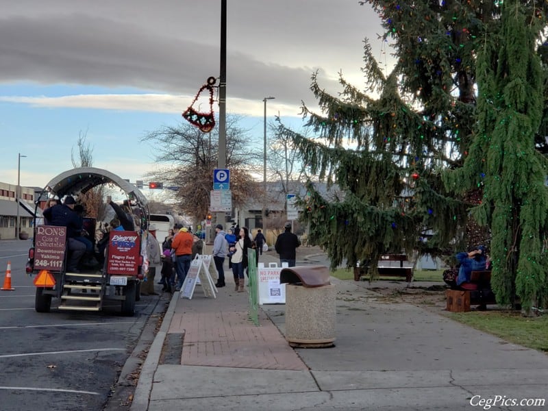 Photos: Holiday Horse Drawn Wagon Rides in Yakima – 12/21/19 17