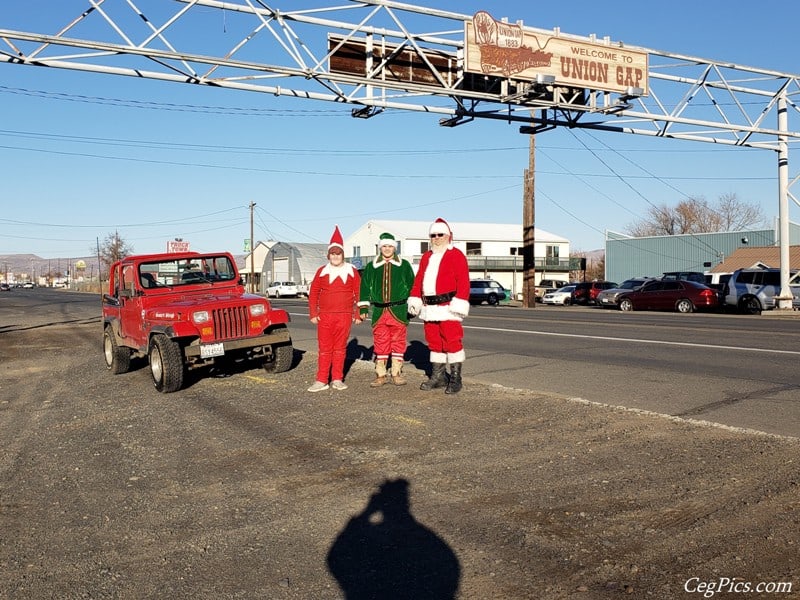 Photos: Santa's Sleigh Ride Around the Yakima Area 11